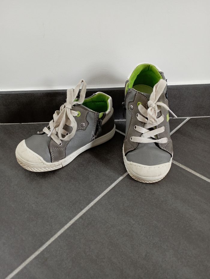 Paire de basket taille 27