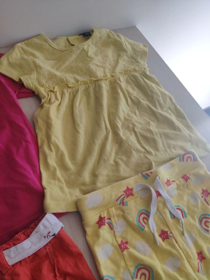 Lot 4 tenues été fille 18 mois + un maillot de bain shorts t shirts - photo numéro 8