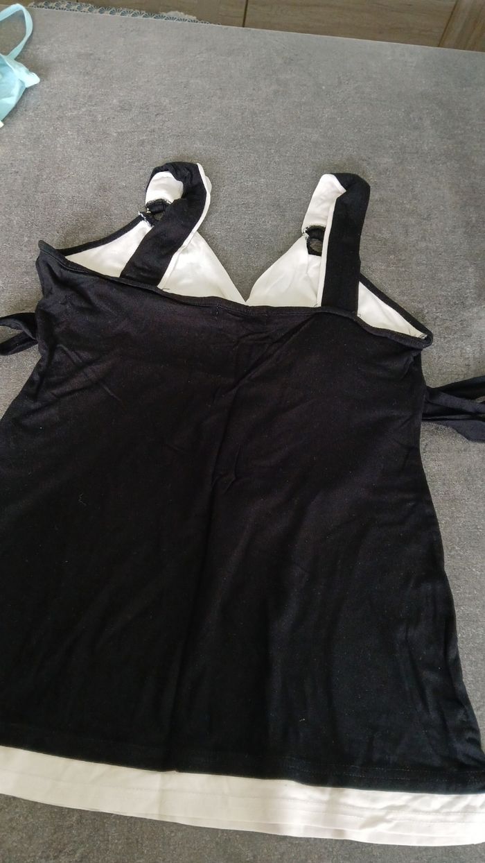 Débardeur noir et blanc - photo numéro 5