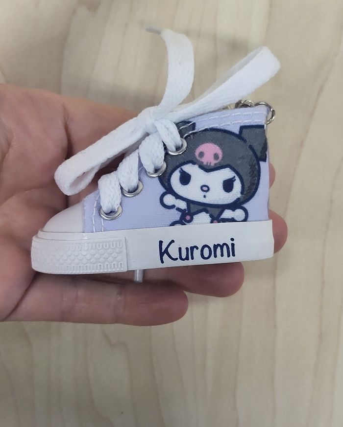 Porte-clé Sanrio Sneaker Kuromi - photo numéro 2
