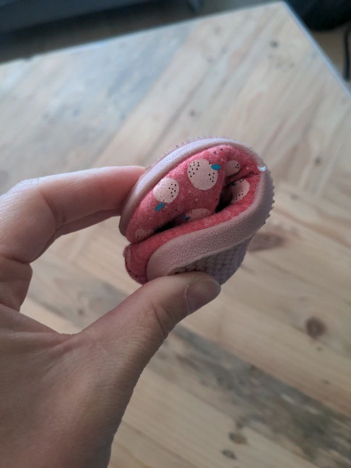 Petites chaussures neuves taille 18 - photo numéro 5