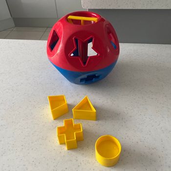 Jeux Tupperware avec 4 cubes