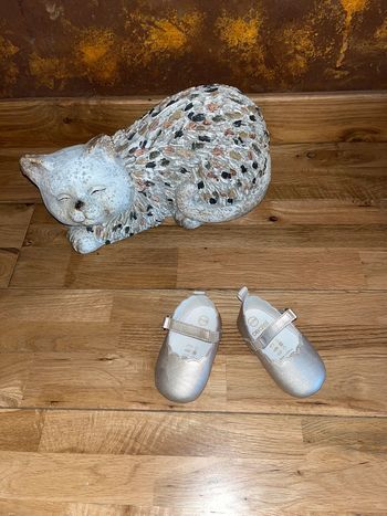 Ballerines dorées idéal Noël obaibi neuves 6-12mois