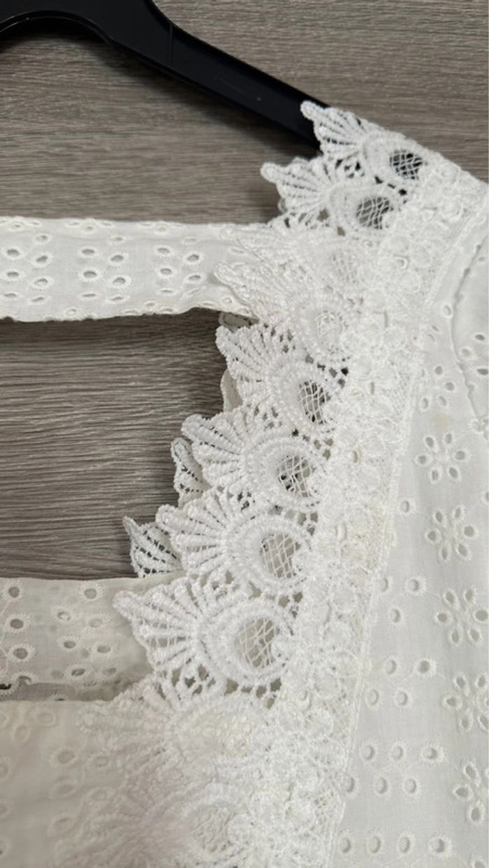 Superbe robe en dentelle doublée - photo numéro 5