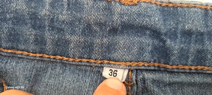 Jean droit bleu T 36 - photo numéro 5
