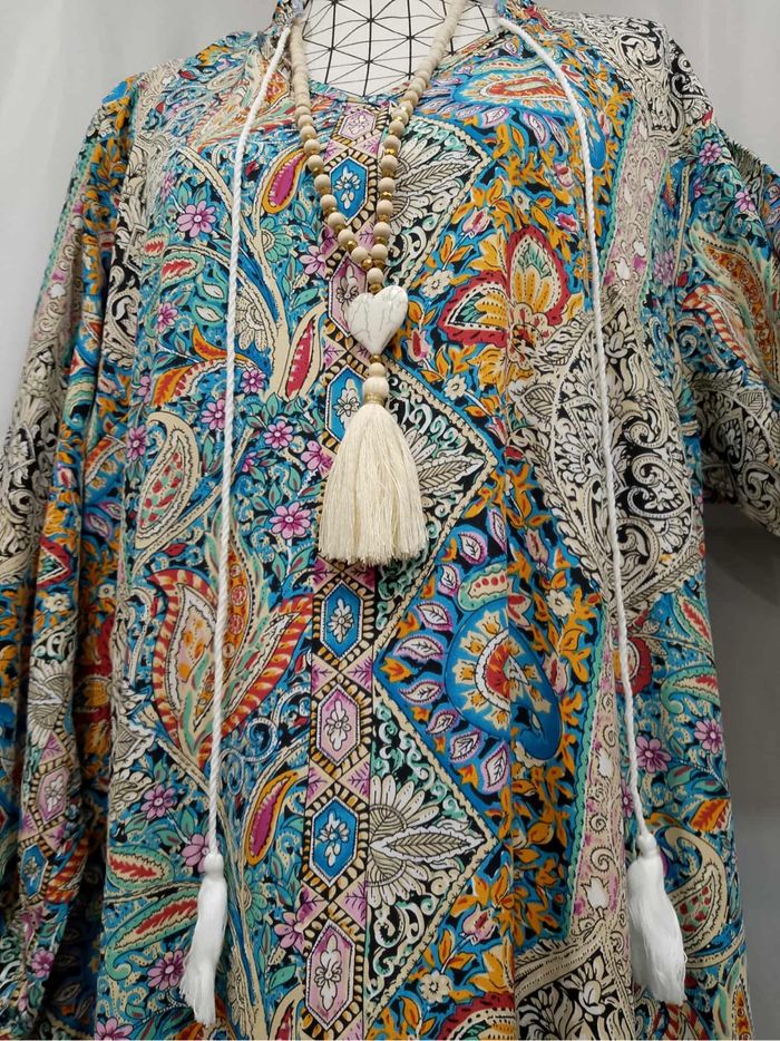 Robe bohème multicolore grande taille 50 ample, manches longues et ourlet volanté - photo numéro 6