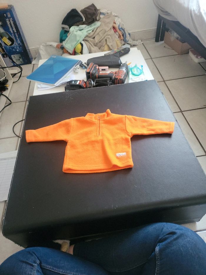 Veste polaire orange 6M minoti