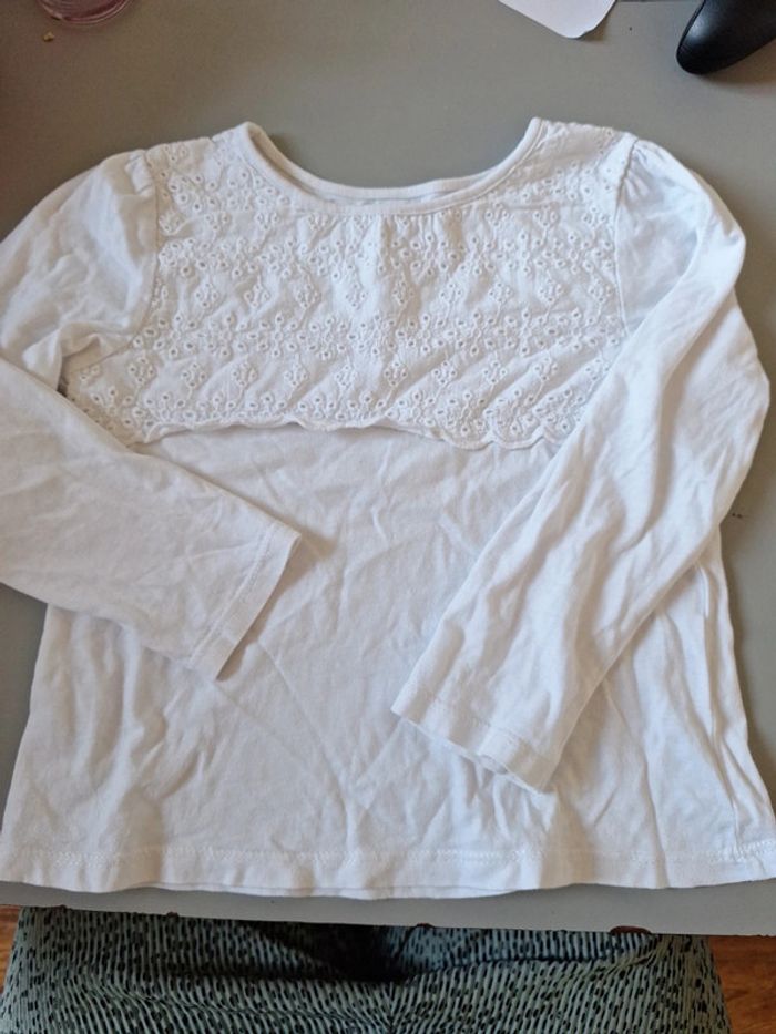 Haut blanc broderie - photo numéro 2
