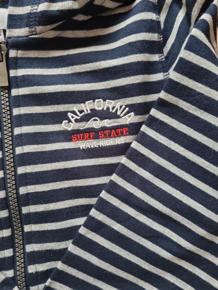 Lot sweat shirt + T shirt la Redoute 8 ans - photo numéro 3