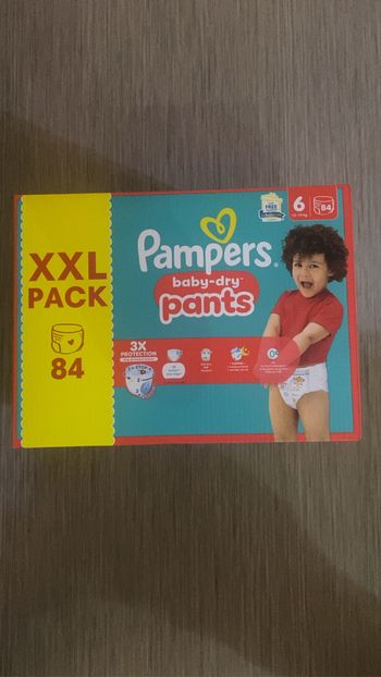 Couche Pampers pants taille 6  (1carton)