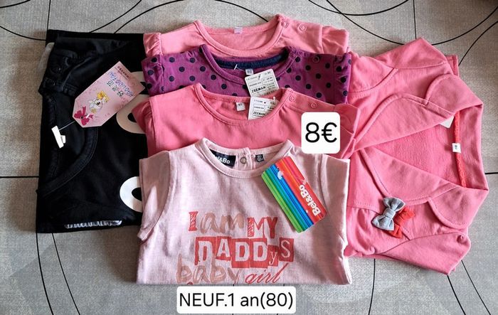 Lot vêtements Tee-shirts et pyjama NEUFS pour fille 1 an (80)