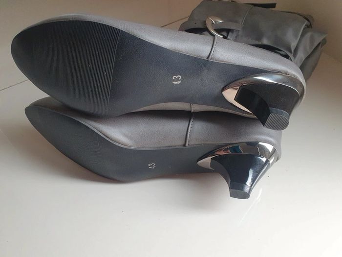 Bottes grises neuves 41 - photo numéro 3