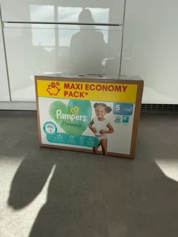 Pampers couches taille 5 harmonie maxi economy pack