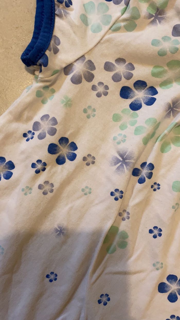 Tee shirt 6 mois fleurs blanc bleu neuf - photo numéro 2