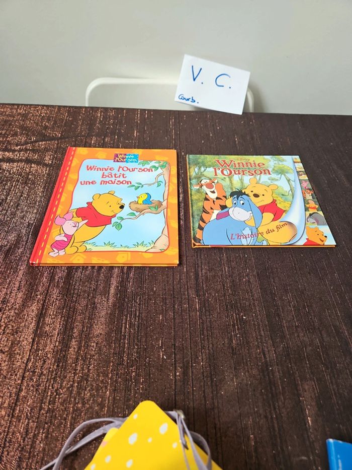 2 livres Winnie L'ourson