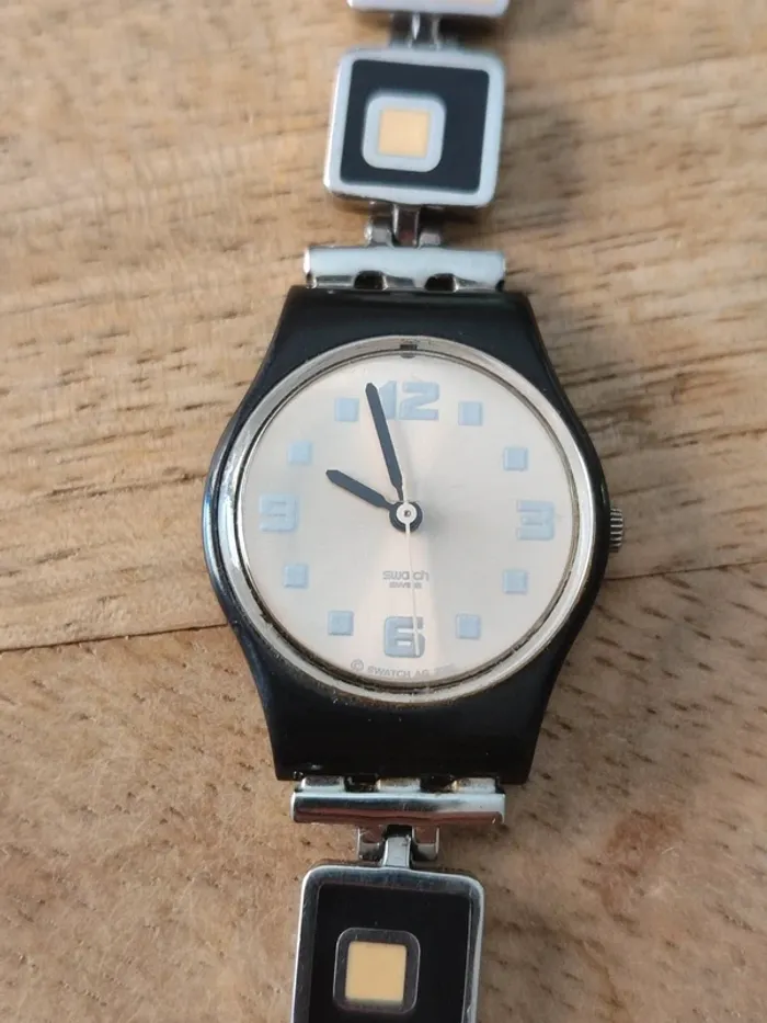 Montre à quartz Swatch LB160g - photo numéro 2