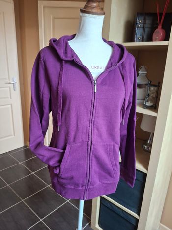 Veste sweat capuche violet prune L