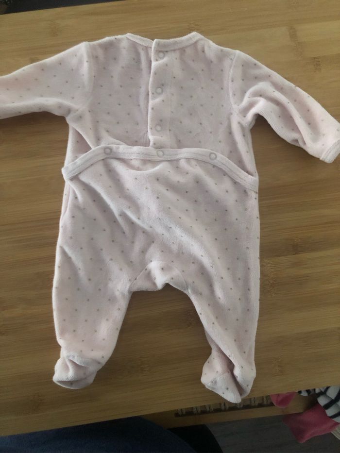 Pyjama 1 mois - photo numéro 2