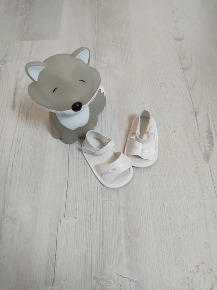 Chaussures bébé T20 12/18 mois Neuf
