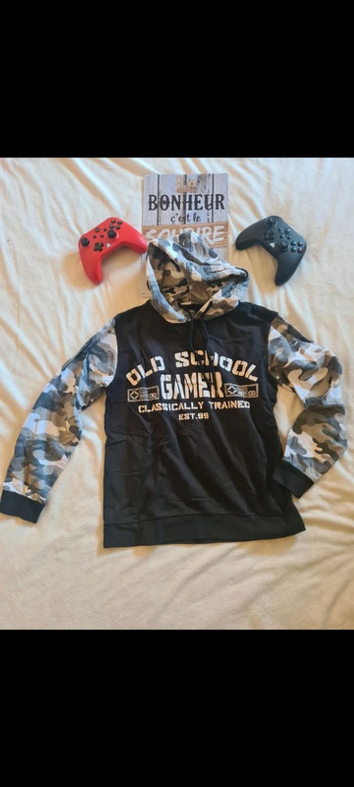 Sweat à capuche 11/12 ans