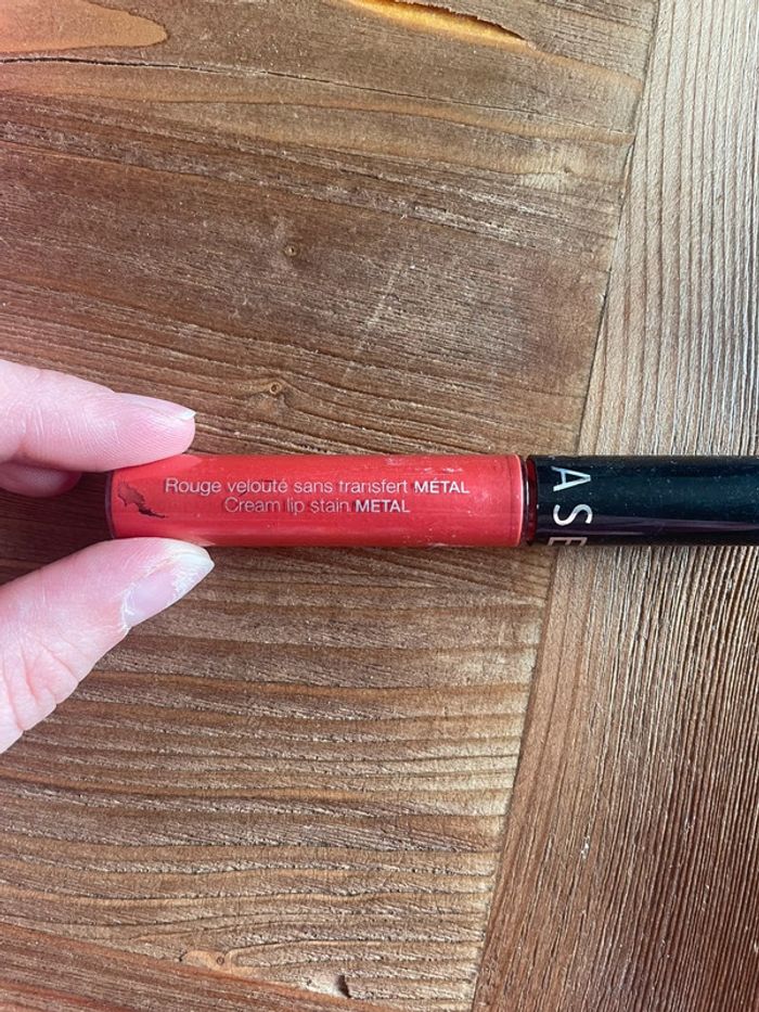 Rouge à lèvre sans transfert sephora métallisé
