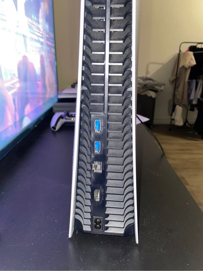 PS5 + jeux et manette - photo numéro 3