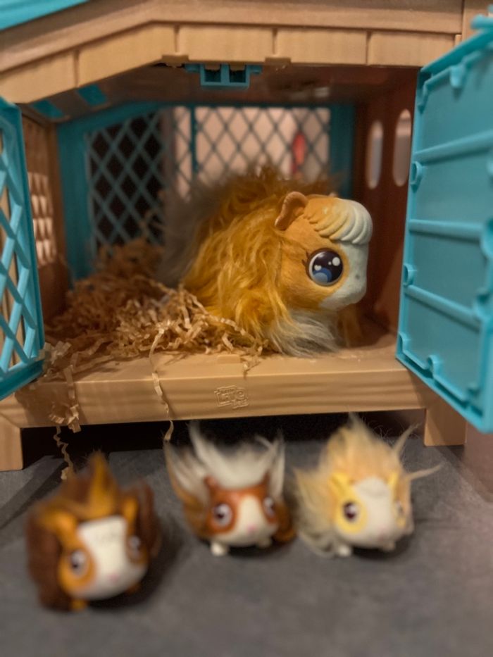 Mama surprise Little live pets