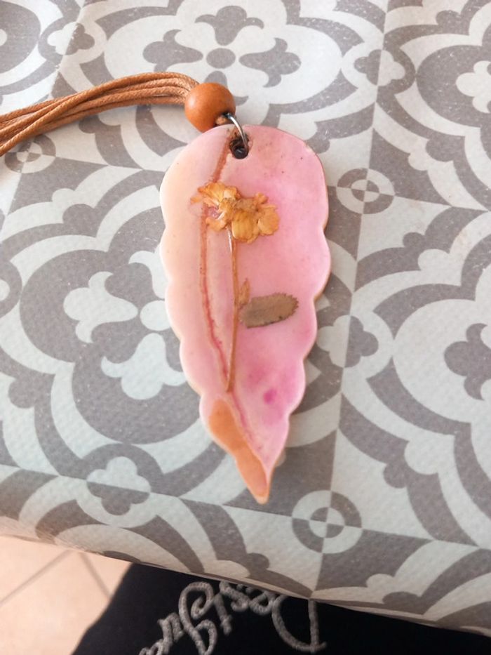 Collier fantaisie feuille nacre - photo numéro 3