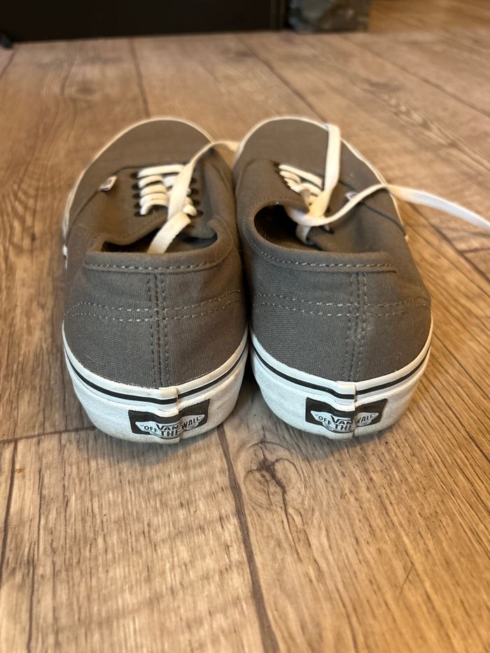 Vans grises - photo numéro 2