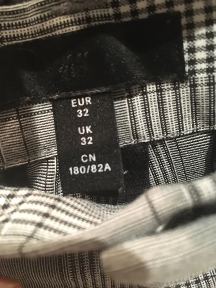 Superbe pantalon chic et sophistiqué en 42 de chez H&M en excellent état - photo numéro 3