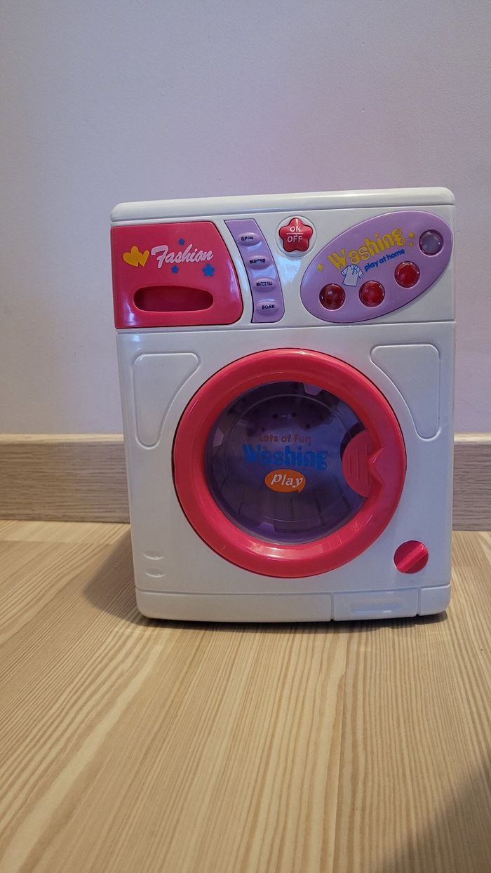 Set de laverie table à repasser et machine à laver