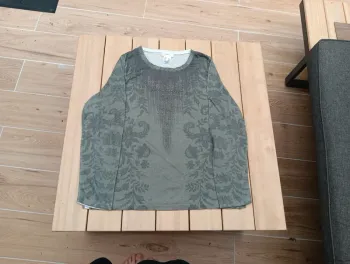 Haut mona taille 44 avec brillant