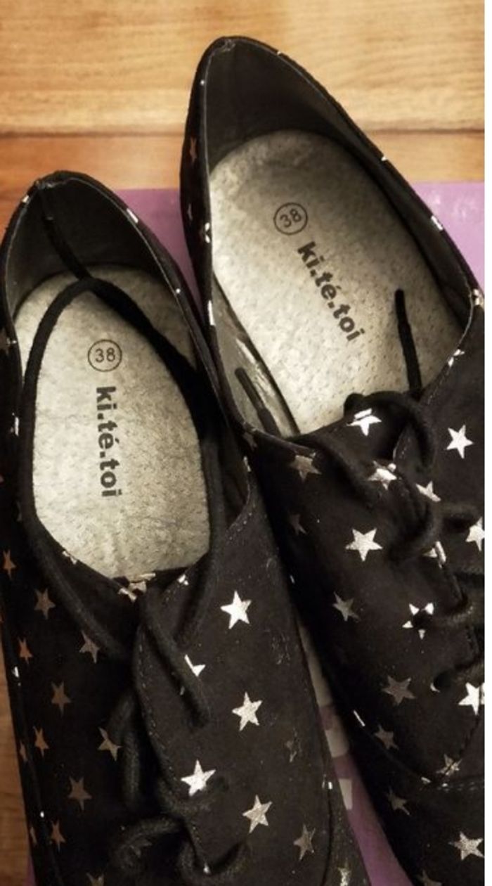 Chaussures à lacets motifs étoiles - photo numéro 3
