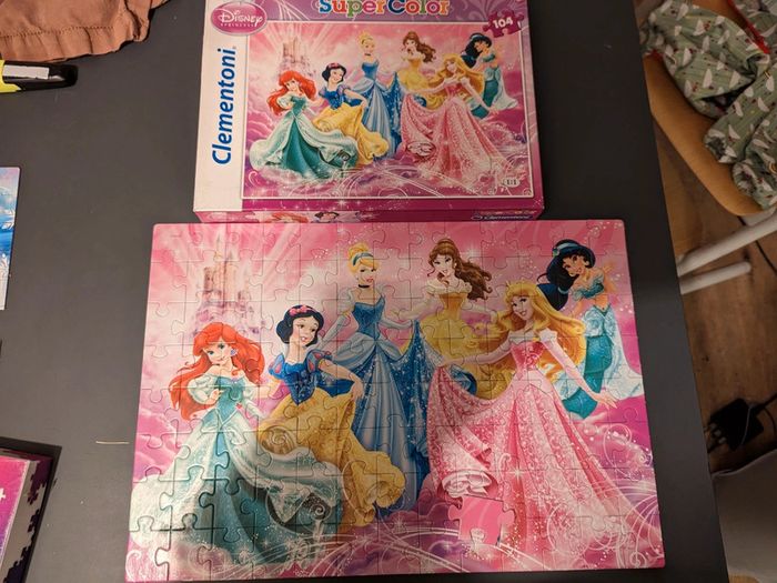 Puzzle princesses Disney clementoni 104 pièces