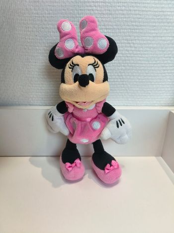 Peluche Minnie mouse robe rose