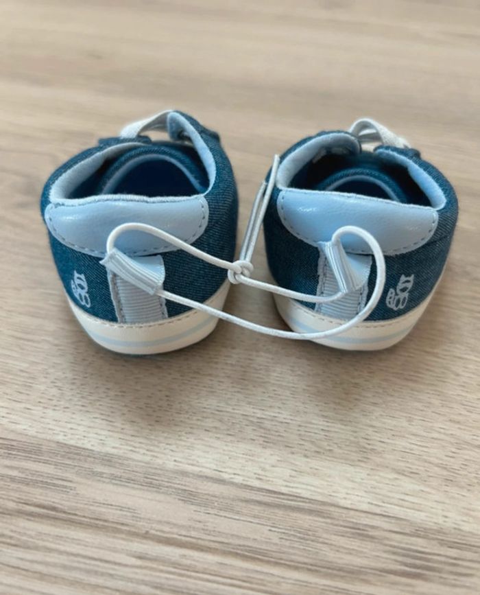 Chaussures bébé taille 1/6 mois neuf - photo numéro 3
