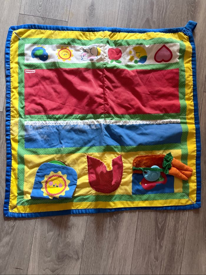 Lot de deux tapis éveil carrés