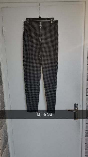 Pantalon à carreaux noir et blanc