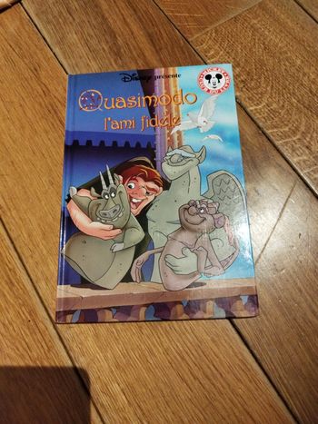 Livre Disney club du livre Quasimodo l'ami fidèle