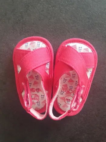 Sandales rose 1/6 mois