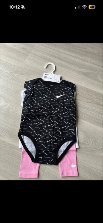 Ensemble Nike bébé 3 pièces 6 mois