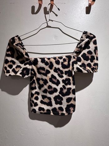 Top court moulant léopard stylé xs