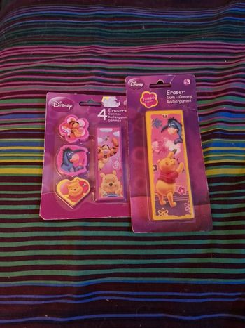 2 paquets de gommes neuves Winnie l'ourson et Bourriquet