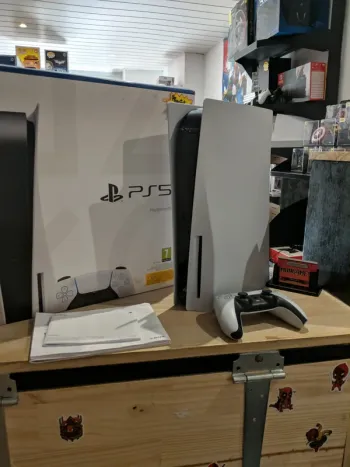 PlayStation 5 Standard Blanche en Boîte