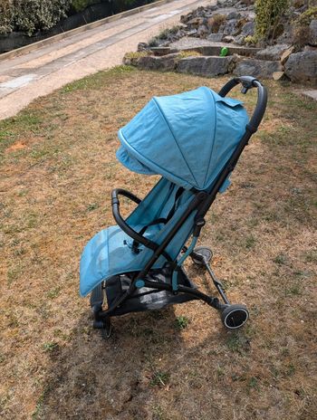 Poussette compacte