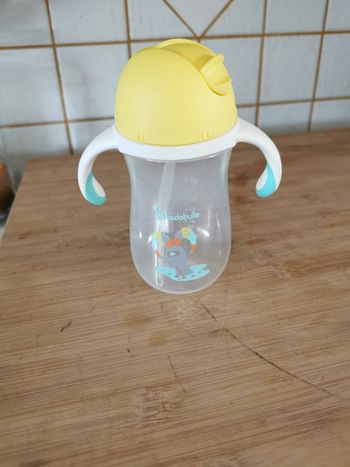 Gourde avec paille enfant badabulle