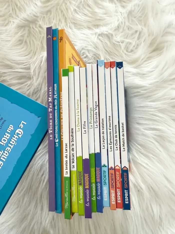 Lot de 13 livres McDonald’s jeunesse + pochette documents – Neuf - photo numéro 3