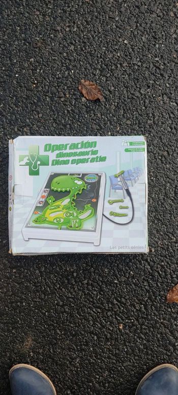 Jeu neuf opération dinosaure