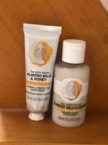 Lot amande, lait et miel de The  Body Shop