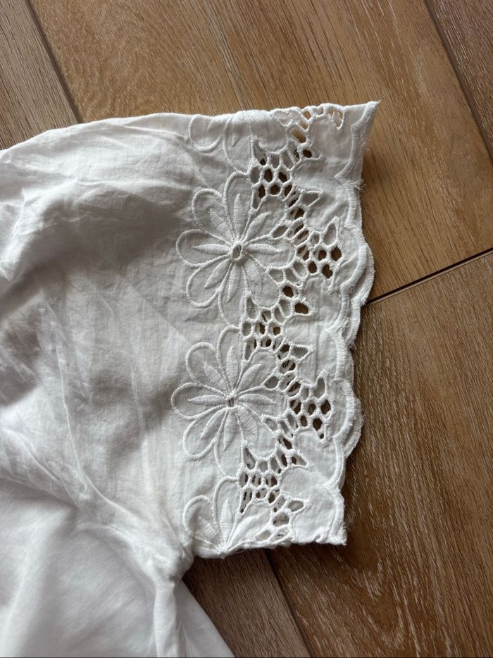 Tee shirt blanc broderies - photo numéro 2
